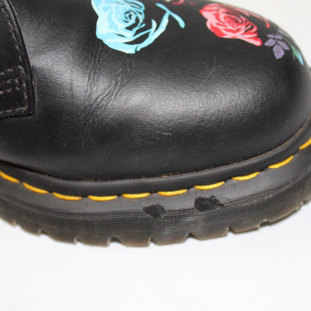 Black Floral Skull Lace-Up Shoes for Women - Picture 5 of 8